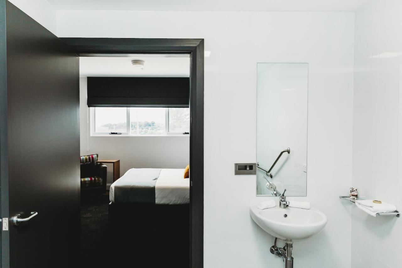 Coniston Hotel Wollongong Bagian luar foto